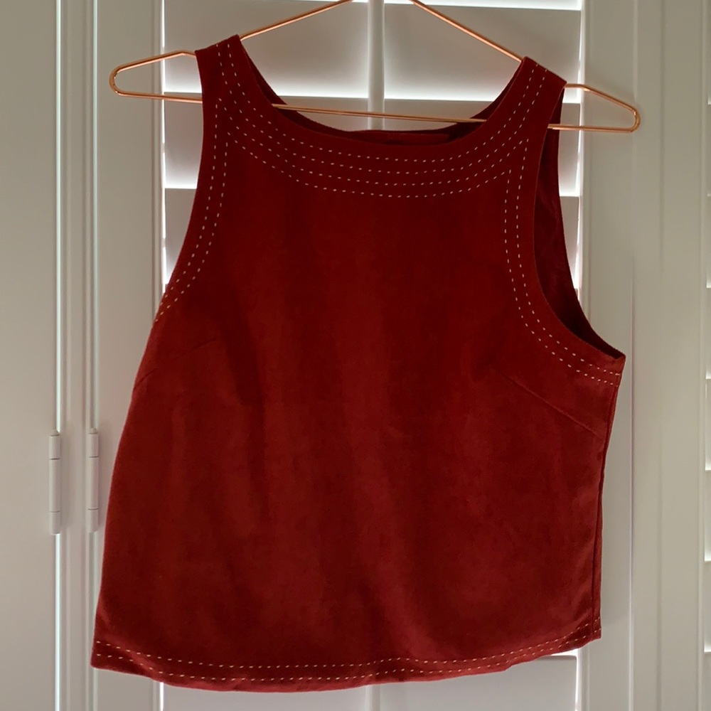 Size Medium Freeway Burnt Red Top with Stitching